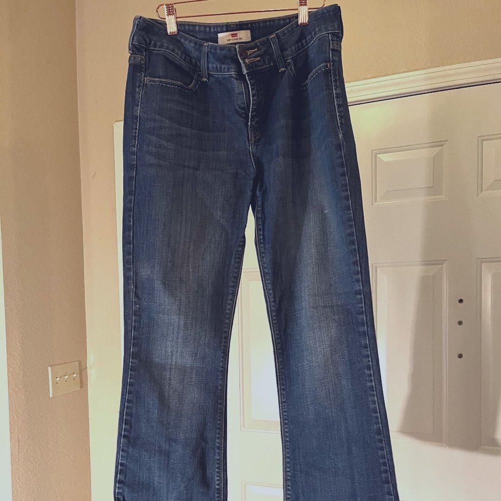 Levi's 526 Slender Boot jeans, excellent condition!